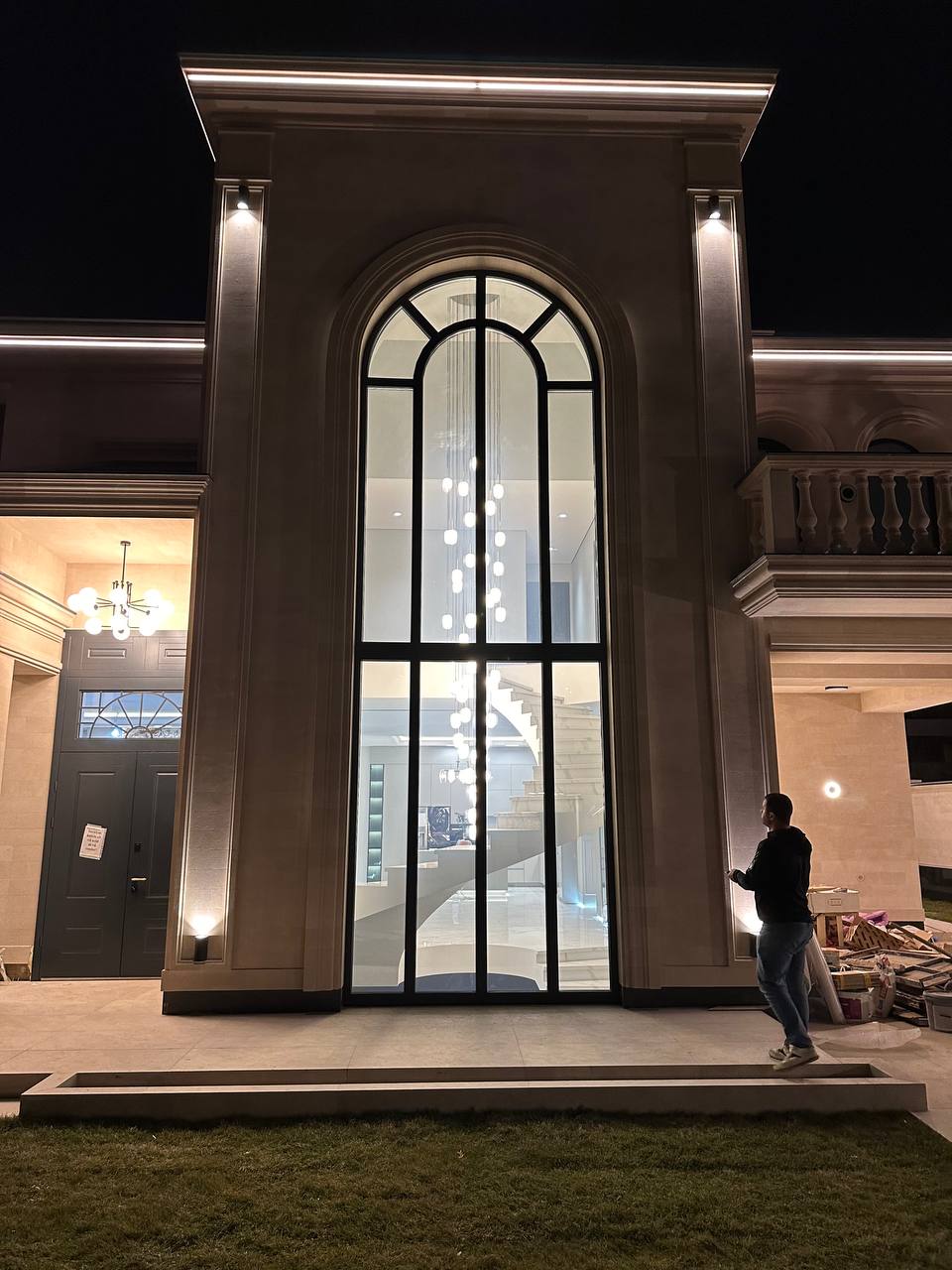 Smart Glass laminat — fereastră arhitecturală, stare transparentă (ON)